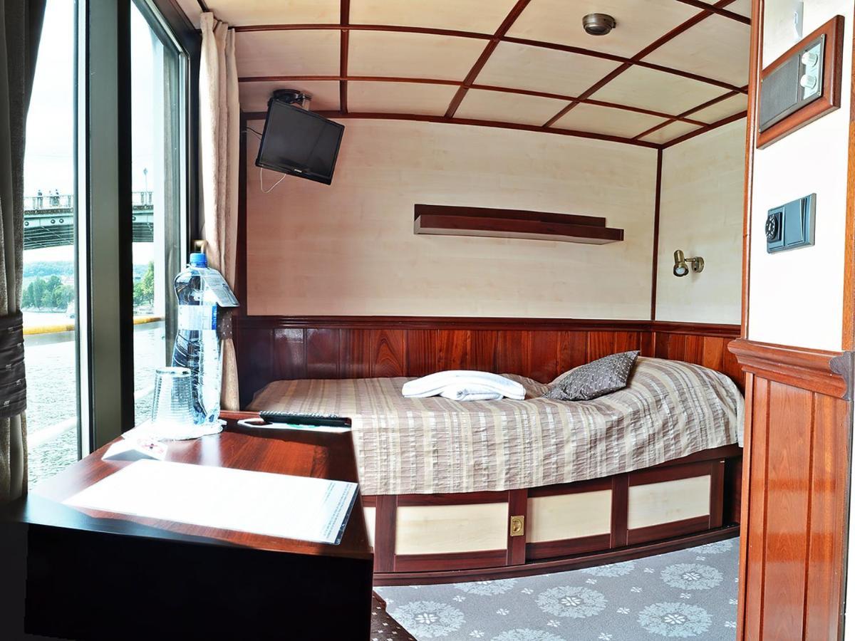 Florentina Boat Praag Buitenkant foto