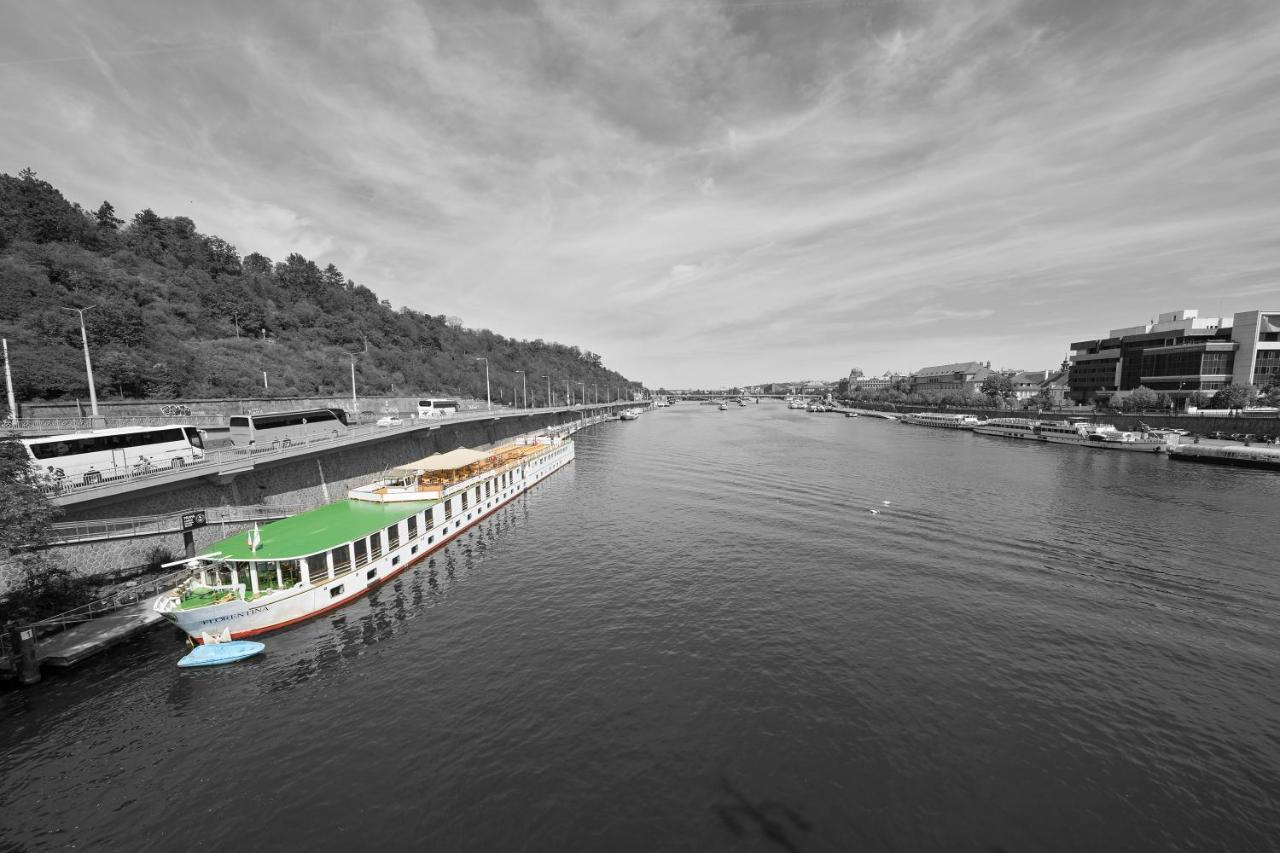 Florentina Boat Praag Buitenkant foto