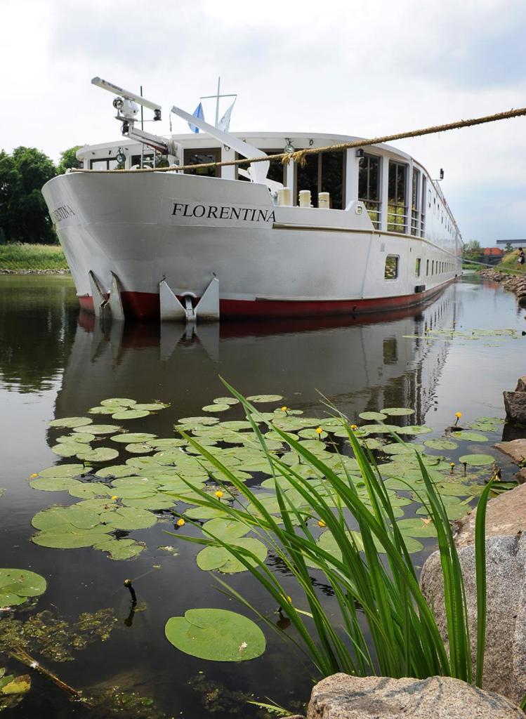 Florentina Boat Praag Buitenkant foto